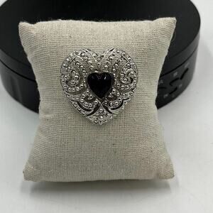 Renaissance Style Filigree Textured Silver Tone Heart Pin Brooch Black Stone‎